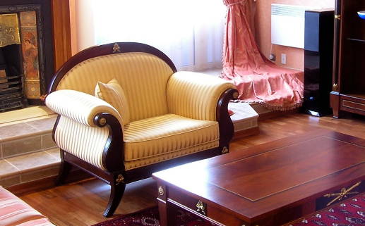 2025年11月18日乔迁好吗 宜入住新居吉日查询